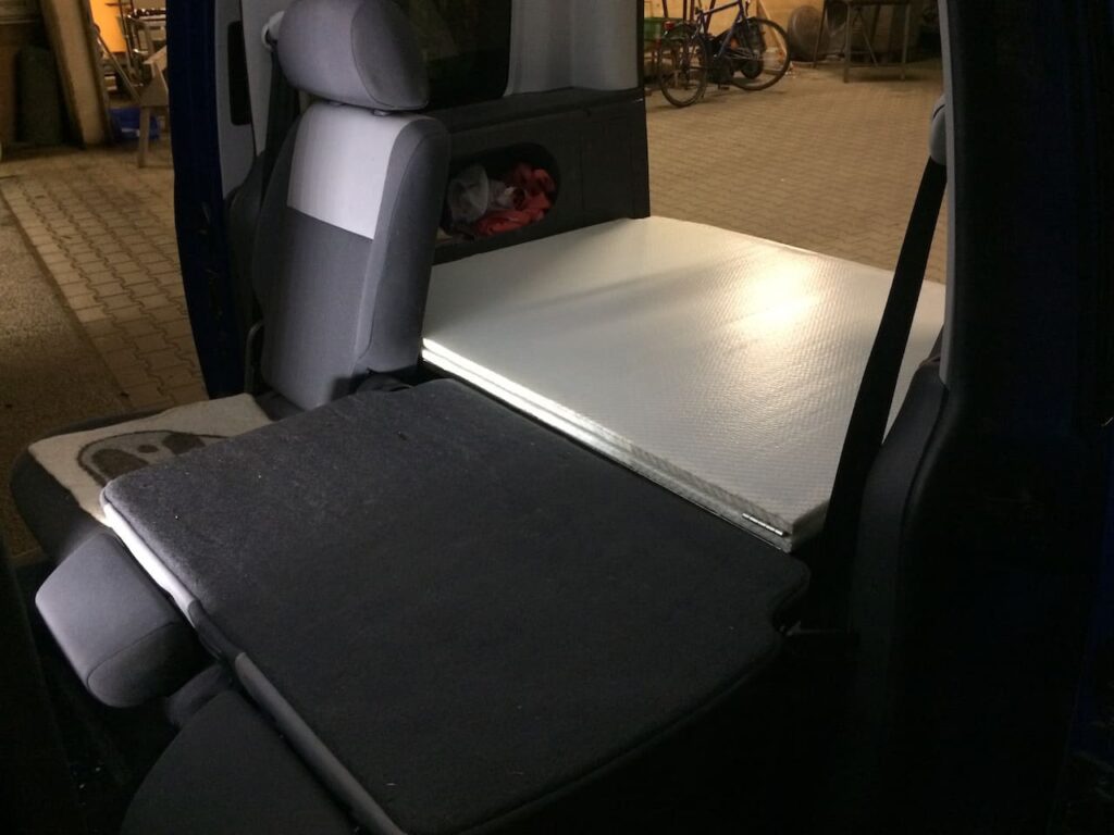 VW Caddy Bett 2017